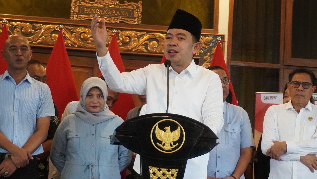 "Mereka bisa kuliah di berbagai kampus di seluruh Indonesia. Bahkan yang sudah kuliah juga tetap boleh mendaftar." MUHAMMAD FAWAIT, Bupati Jember.&nbsp;