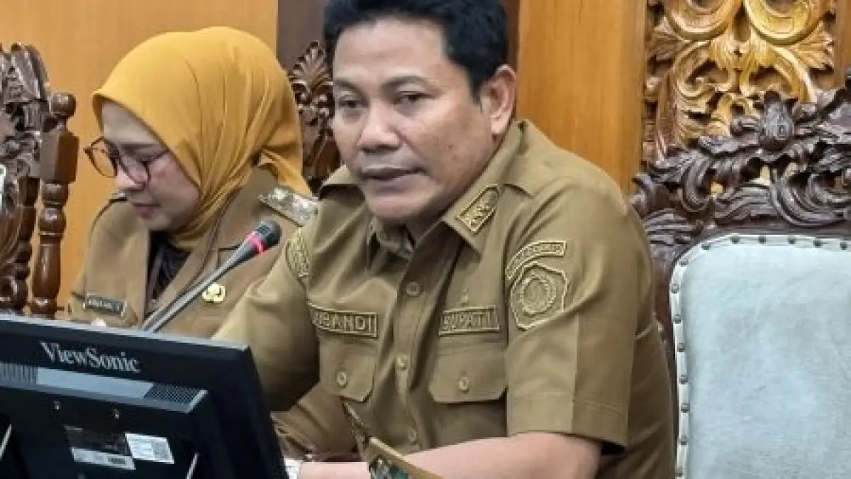 Bupati Sidoarjo Subandi