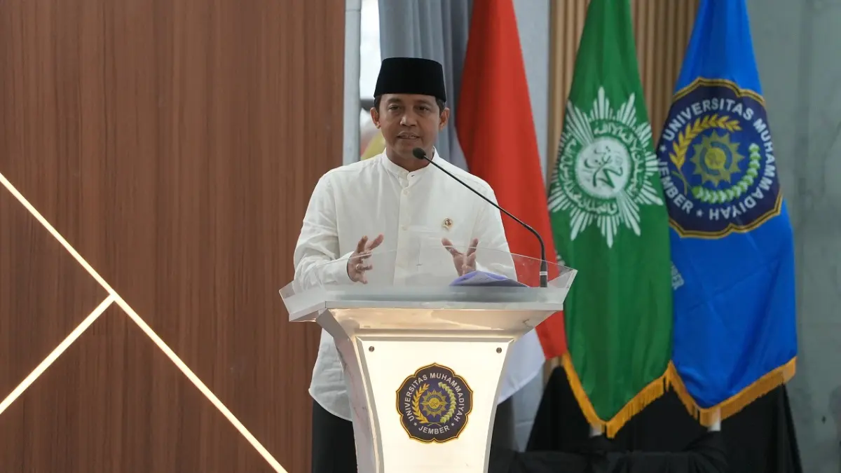 “Bayangkan, 3,5 juta hektar hutan diawasi hanya 64 orang. Ini adalah kegilaan. This is an insanity.” RAJA JULI, Menteri Kehutanan RI. (HUMAS UNMUH JEMBER)