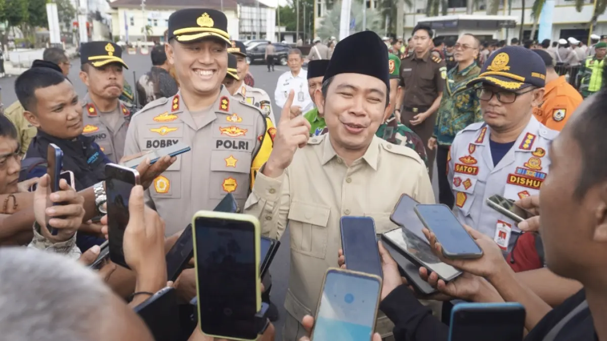 Bupati Gus Fawait dan Kapolres AKBP Bobby A. Condroputra, saat memberikan keterangan, seusai apel Pasukan Operasi Ketupat 2026 (12/03/2026). (Maulana/Radar Jember)