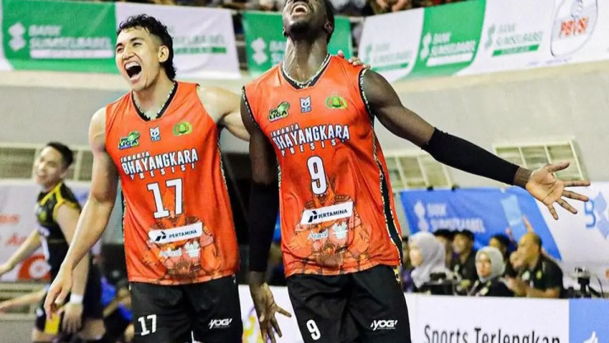 Noumory Keita (kanan) saat jadi andalan Bhayangkara Presisi.

