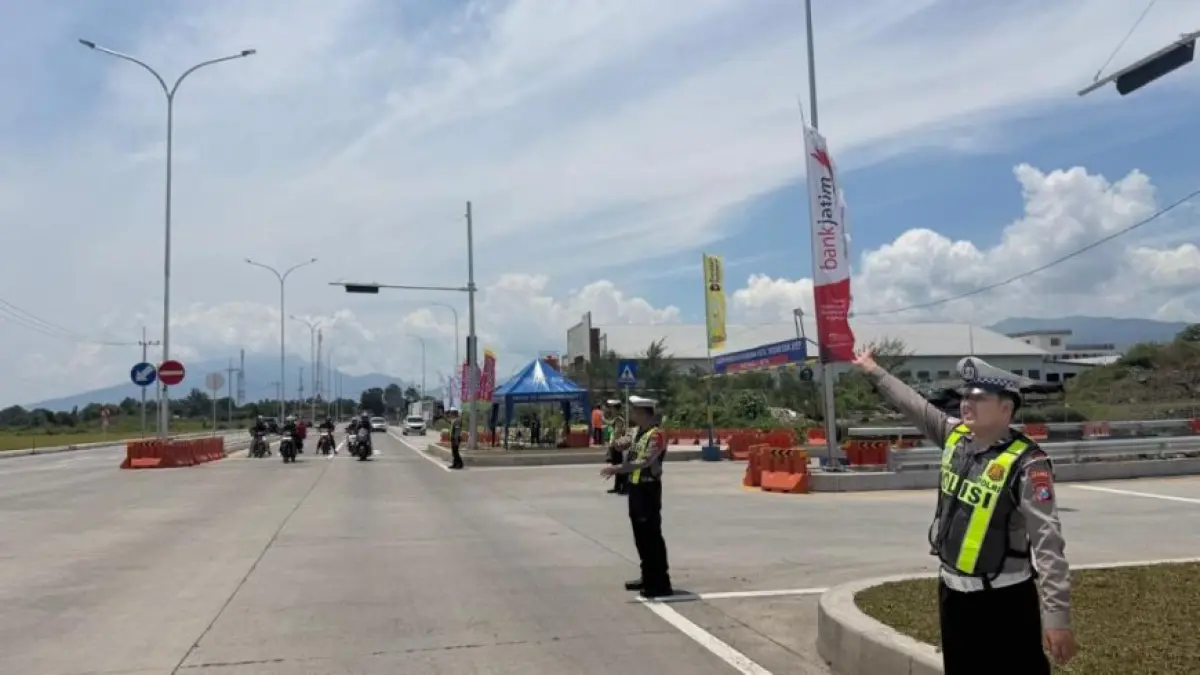 Tol Prosiwangi Situbondo Lancar, Perjalanan Mudik Semakin Nyaman dan Aman. (HUMAS POLRES SITUBONDO)