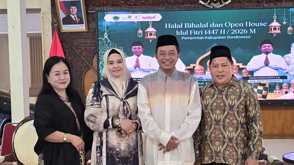 RUKUN: Pendeta Jeffry (kanan) bersama bupati Bondowoso beberapa hari lalu.