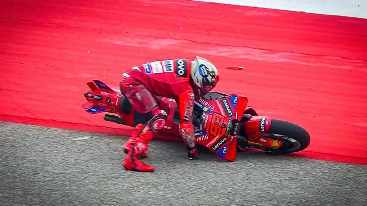 Manuver Marc Marquez di COTA, US, menyebabkan rider lain ikut tersungkur. (MotoGP)