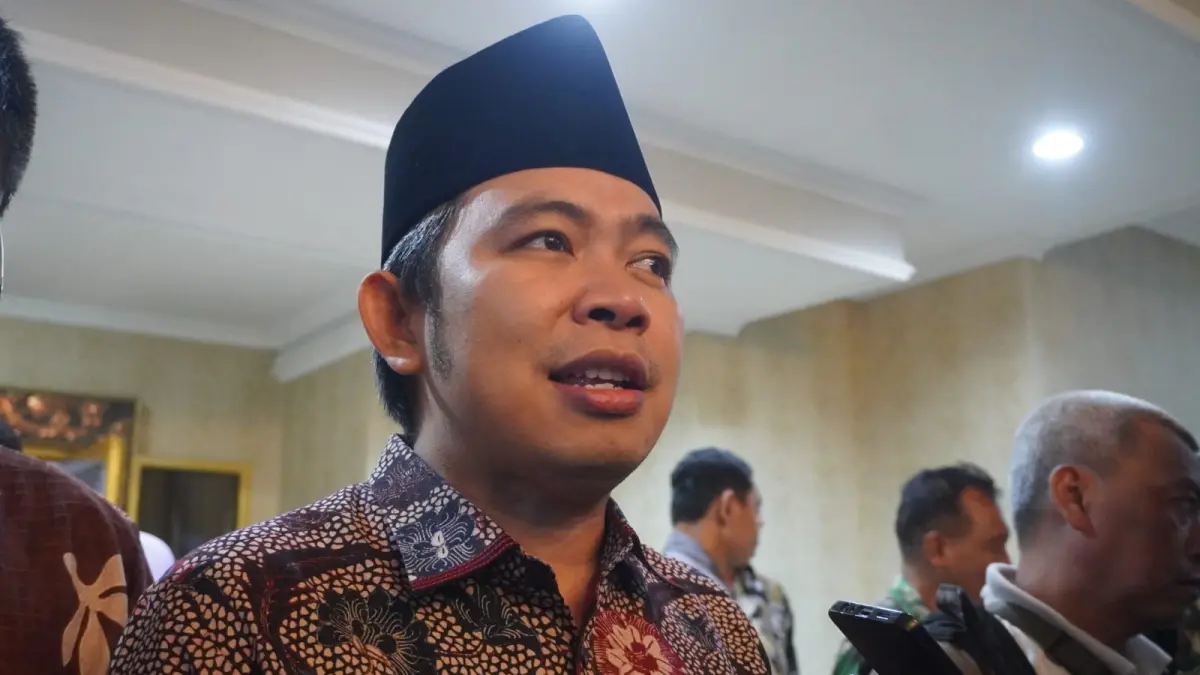 "Kita sudah terlatih dengan kemarin COVID-19 itu. Kita sudah terlatih untuk memanfaatkan teknologi, salah satunya adalah WFH."&nbsp;MUHAMMAD FAWAIT, Bupati Jember. (MAULANA/RADAR JEMBER)