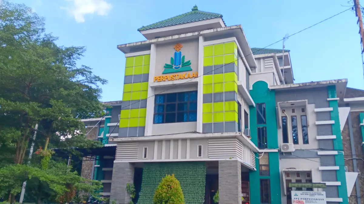 Perpustakaan UIN KHAS Jember (M ADHI SURYA/RADAR JEMBER)