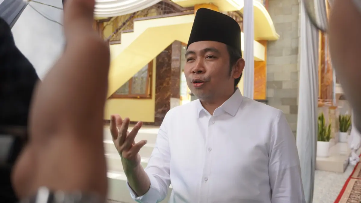 "Terkait SPPG, progresnya bagus dan semua keluhan ditampung. Saat ini ada sekitar 58 yang di-suspend karena proses perizinan belum selesai." MUHAMMAD FAWAIT, Bupati Jember. (MAULANA/RADAR JEMBER)