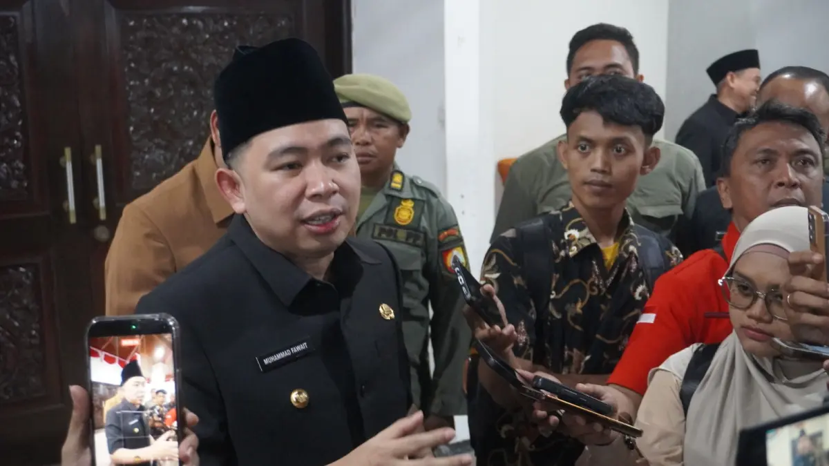 "Mari bijak mengonsumsi energi. Termasuk WFH nanti kami siap, tinggal tunggu putusan resmi pemerintah pusat."&nbsp;MUHAMMAD FAWAIT,&nbsp;Bupati Jember. (MAULANA/RADAR JEMBER)