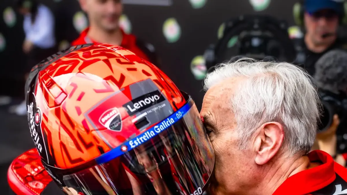 Davide Tardozzi, manajer Tim Ducati Lenovo, menyatakan keraguannya soal wacana pembalap cadangan permanen di MotoGP. (instagram/davidetardozziofficial)