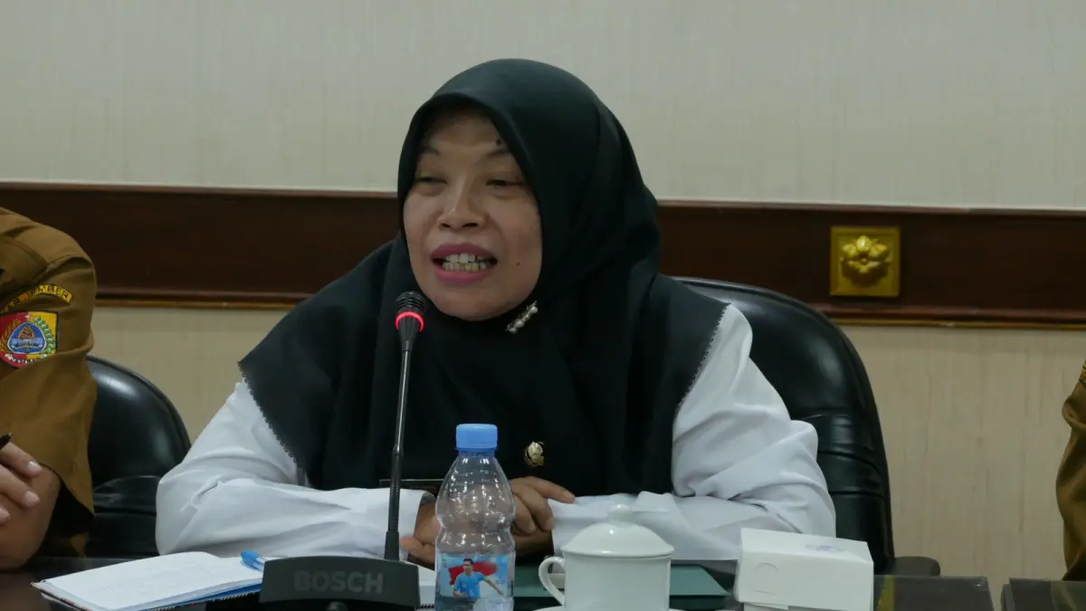"Sebenarnya imunisasi campak ini tidak seperti imunisasi lain yang bisa menimbulkan panas. Ini tidak ada efek samping yang berarti. Tapi memang masih ada penolakan di masyarakat." dr Rita Wahyuningsih, Kabid P2P Dinkes P2KB Jember. (SIDKIN ALI/RADAR JEMBER)