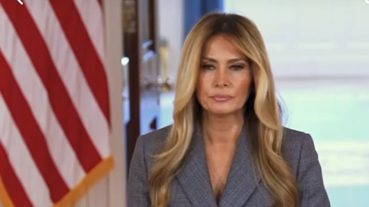 Istri Presiden AS Donald Trump, Melania Trump, saat memberikan keterangan resminya terkait nama baik sang suami yang terseret kasus Epstein Files (Dok. Melania Trump)