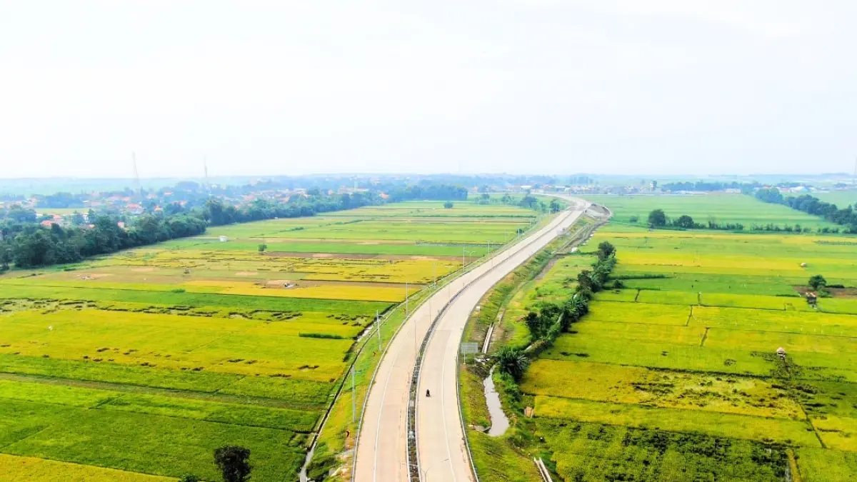 Pembangunan Seksi 1 (Gending-Kraksaan) dan Seksi 2 (Kraksaan-Paiton), yang semakin memperkuat konektivitas dan aksesibilitas di koridor pesisir timur Jawa Timur. (Dok. Kementerian PU)