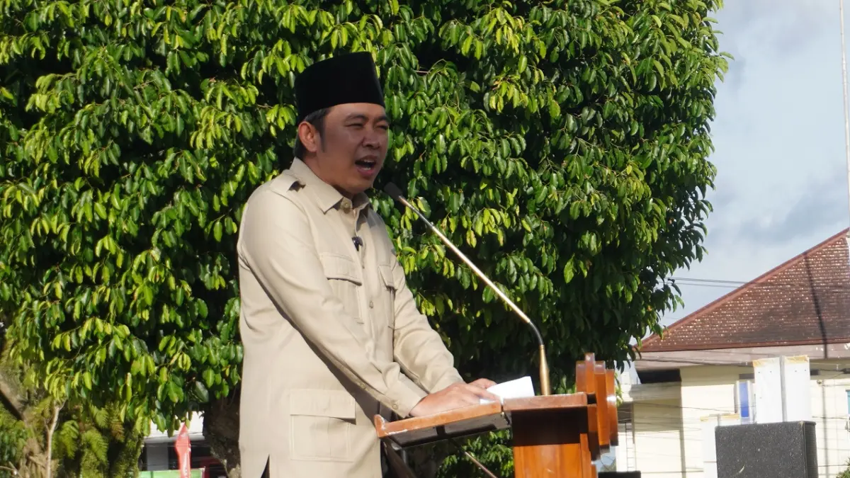 "Makanya nanti tinggal kita rumuskan, kalau sudah siap semua, PDP (Kahyangan) akan kita dilebarkan menjadi BUMD Pangan.” MUHAMMAD FAWAIT, Bupati Jember. (MAULANA/RADAR JEMBER)