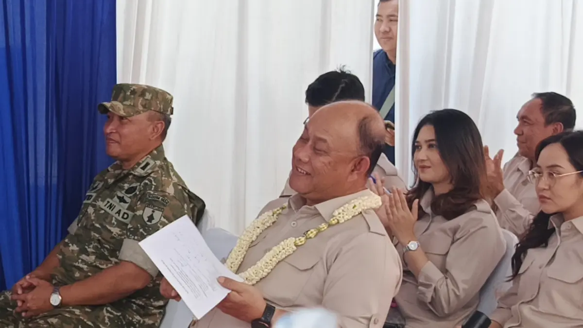 Kepala BGN Dadan Hindayana saat kunjungannya meresmikan salah satu Dapur MBG di Kecamatan Jombang, Jember (16/4/2026). (Foto: Maulana/Radar Jember)
