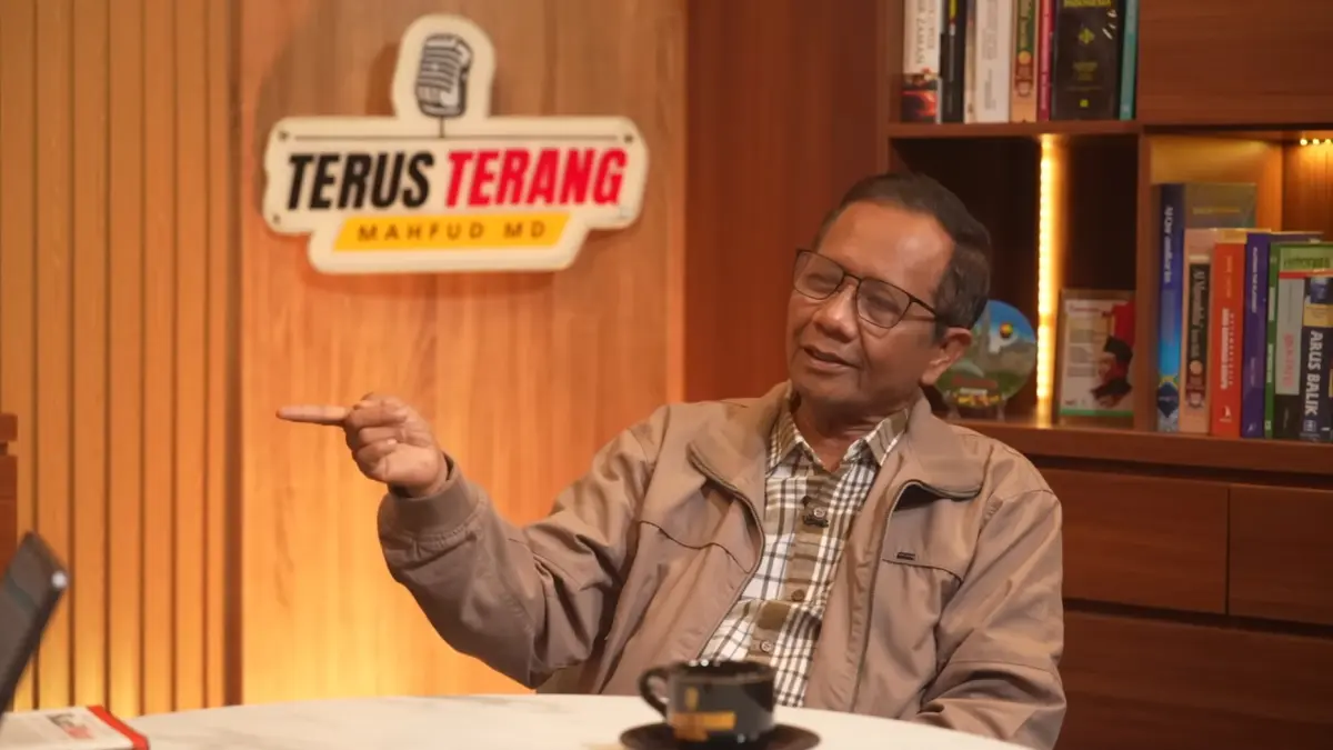 Mahfud MD saat bercerita panjang lebar, dalam podcast pribadinya, saat dikutip (17/4/2026). (Dok. Podcast Mahfuz MD)
