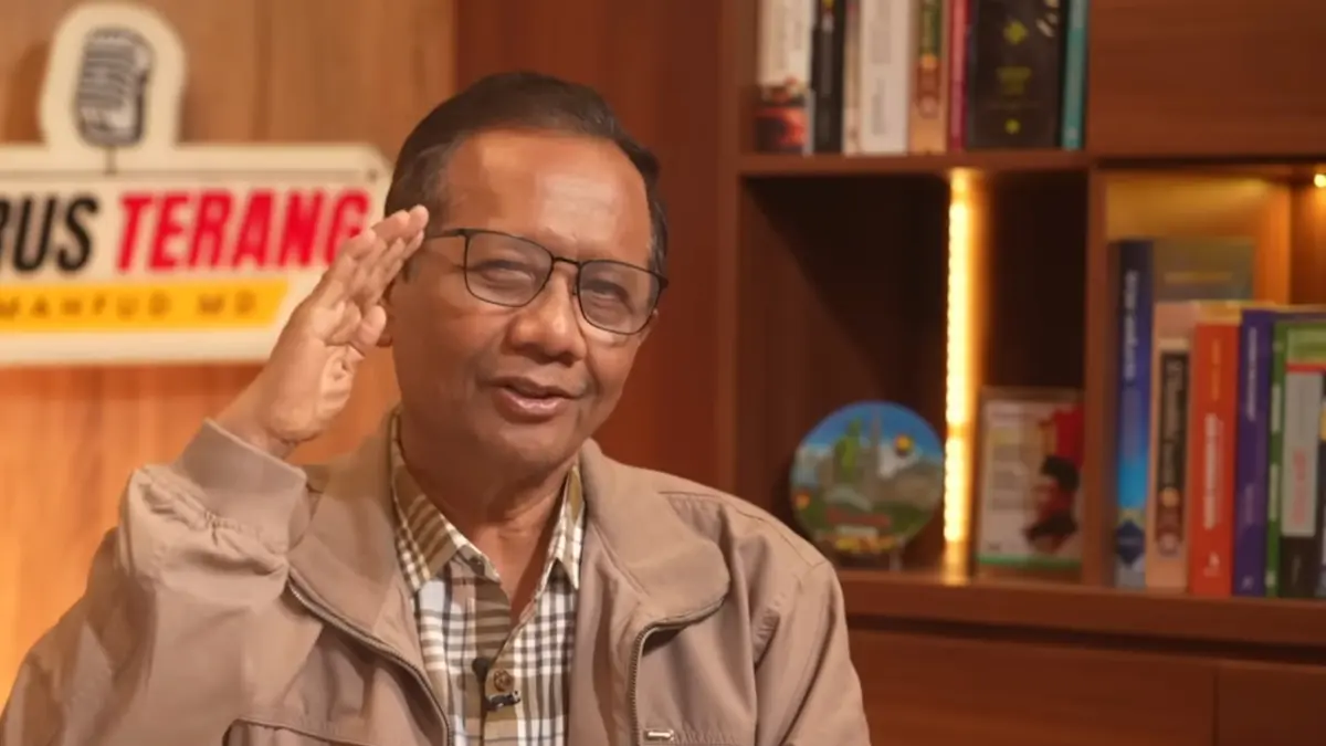 Mahfud MD saat bercerita panjang lebar, dalam podcast pribadinya, saat dikutip (17/4/2026). (Dok. Podcast Mahfuz MD)