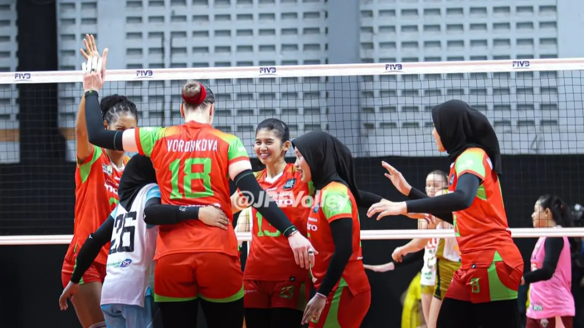PENUH GENGSI: Megawati Hangestri Pertiwi bersama rekannya di Jakarta Pertamina Enduro melakukan selebrasi. (IG: jpevolley)