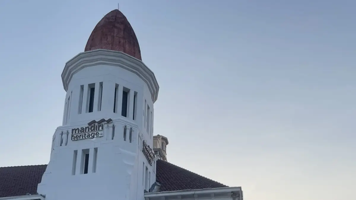 Bangunan kota lama Surabaya yang banyak dikunjungi warga dari berbagai daerah