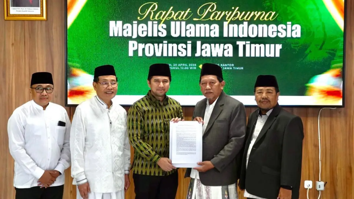 Prof. Dr. KH. Abd Halim Soebahar ditetapkan jadi Ketua Umum MUI Jatim masa khidmat 2025–2030.