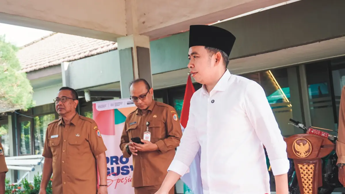 "Kami akan membuat surat edaran ke depan bahwa SPPG bisa menggunakan produk-produk yang ada di Jember. Supaya perekonomian Jember bisa hidup." MUHAMMAD FAWAIT, Bupati Jember. (MAULANA/RADAR JEMBER)