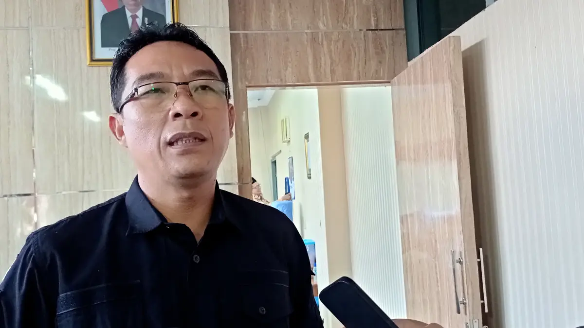 “Kami belum bisa memastikan apakah sudah ada pengalihan atau kesepakatan terkait aset. Semua itu akan kami pastikan dalam RDP pekan depan.” ARDI PUJO PRABOWO, Ketua Komisi C DPRD Jember. (SIDKIN ALI/RADAR JEMBER)
