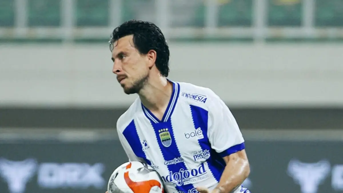 Sang maestro lapangan tengah, Thom Haye, saat membela Maung Bandung. (Dok. Persib Bandung)