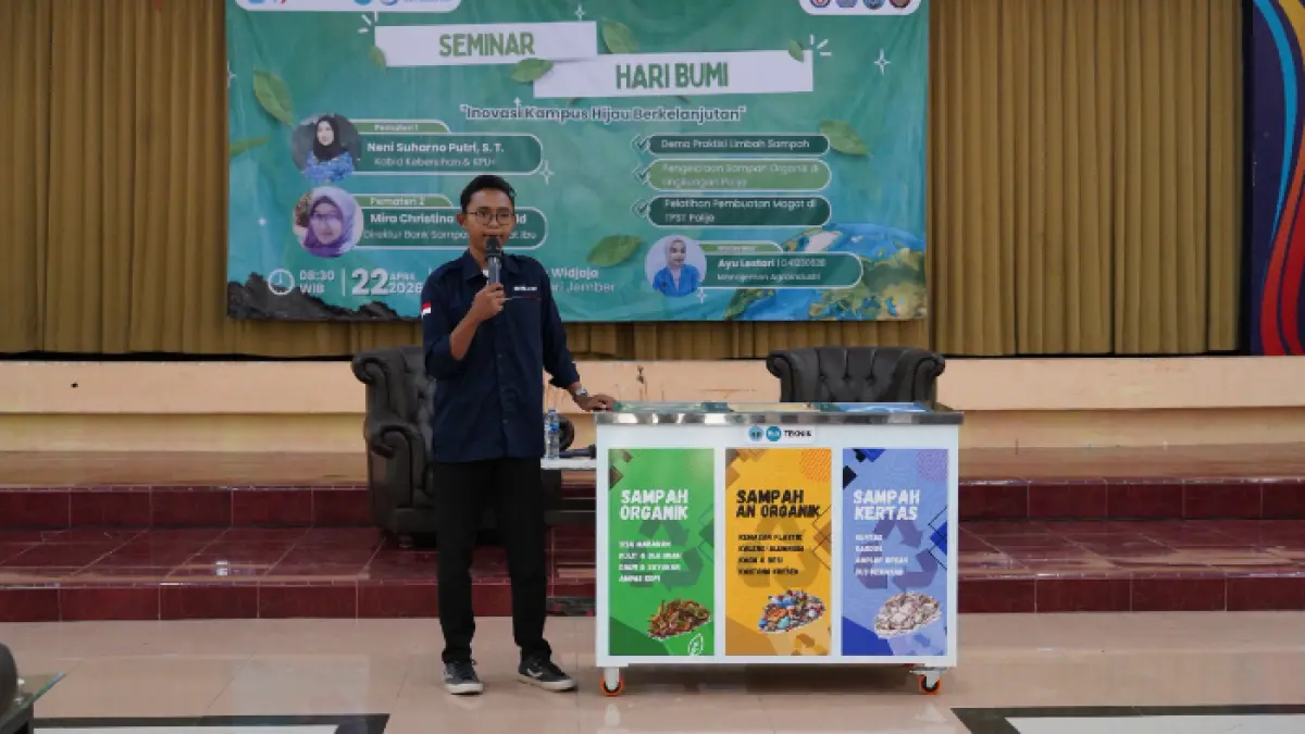 Tim Jurusan Teknik Politeknik Negeri Jember (Polije) menciptakan smart bin berbasis IoT (Humas Polije)