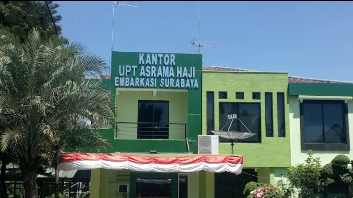 Halaman Kantor UPT Asrama Haji Embarkasi