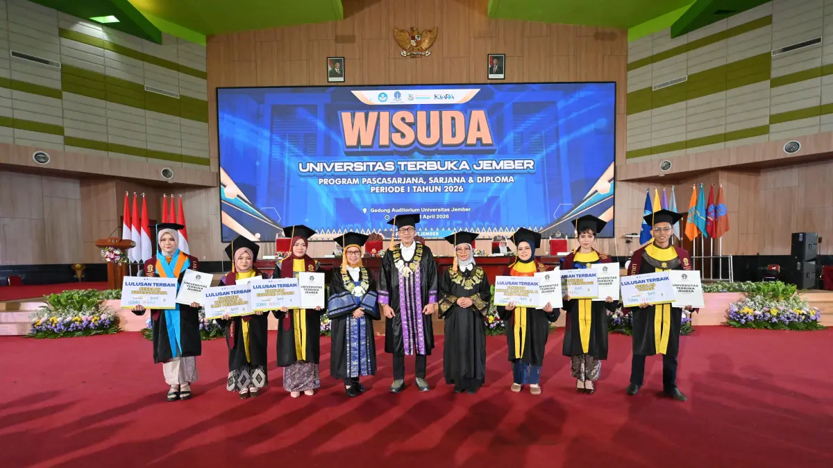 Mencetak Generasi Unggul di Era Digital: UT Jember Lepas 764 Wisudawan dan Perkuat Sinergi Strategis dengan Pemkab Bondowoso