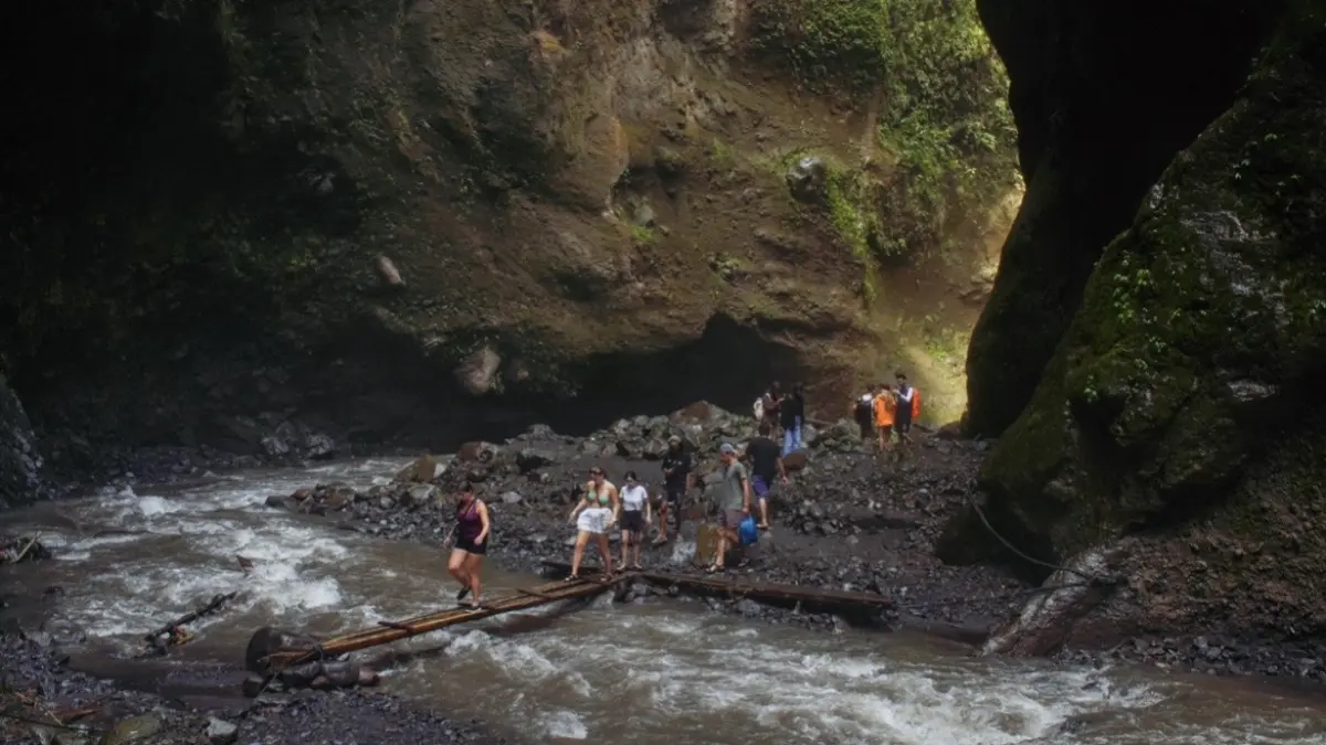 ADE APRYANIS/RAME
MENINGKAT: Jumlah kunjungan wisatawan mancanegara (wisman) di Lumajang terus meningkat setiap tahunnya.