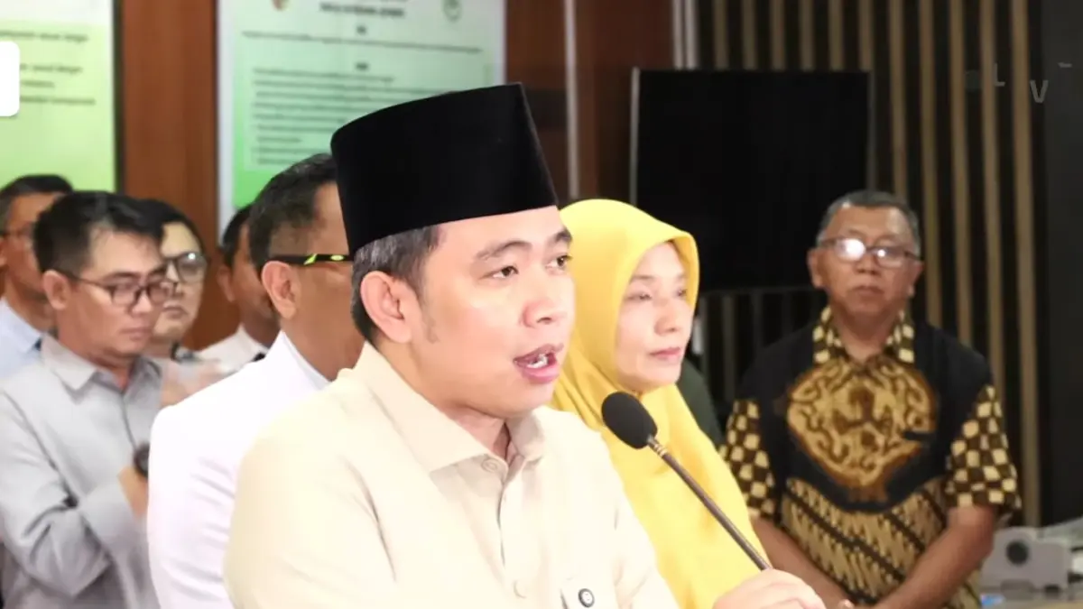 "Dengan penghapusan ini, insya Allah akan mendorong warga Jember lebih taat membayar pajak, dan tidak terbebani denda keterlambatan membayar pajak." MUHAMMAD FAWAIT, Bupati Jember. (DISKOMINFO)