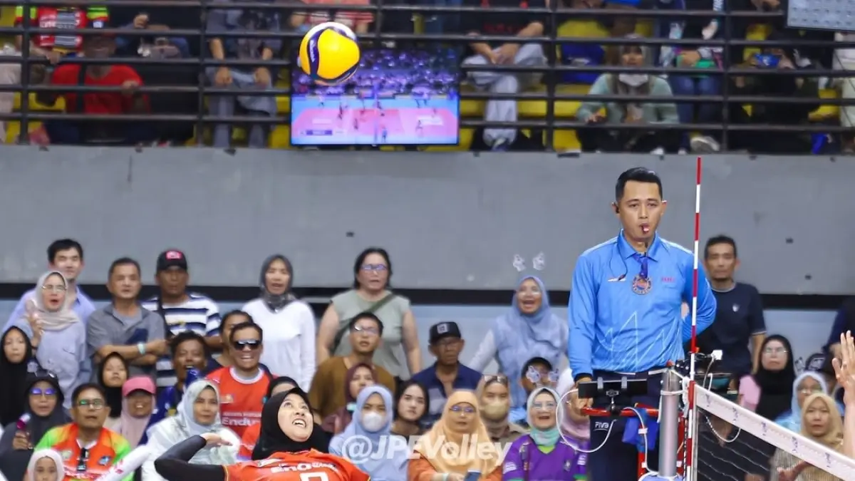 Megawati Hangestri Pertiwi bersiao melakukan spike dalam pertandingan Proliga beberapa waktu lalu. (IG: jpevolley)