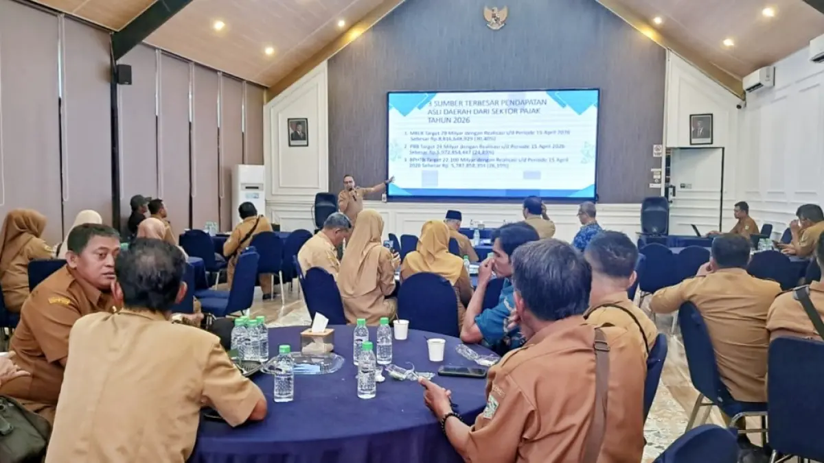 
SAMPAIKAN: Diskusi regulasi baru terkait Pajak Bumi dan Bangunan Perdesaan dan
Perkotaan (PBB-P2) supaya lebih maksimal, kemarin.