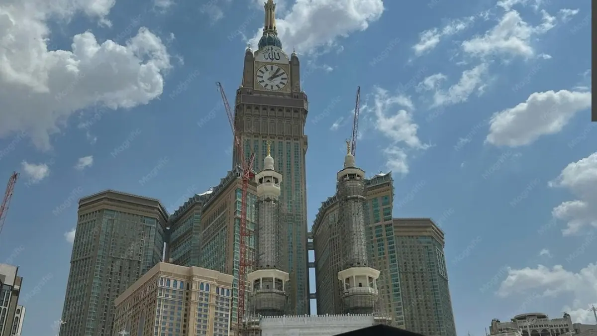 Ilistrasi para jamaah saat melakukan tawaf