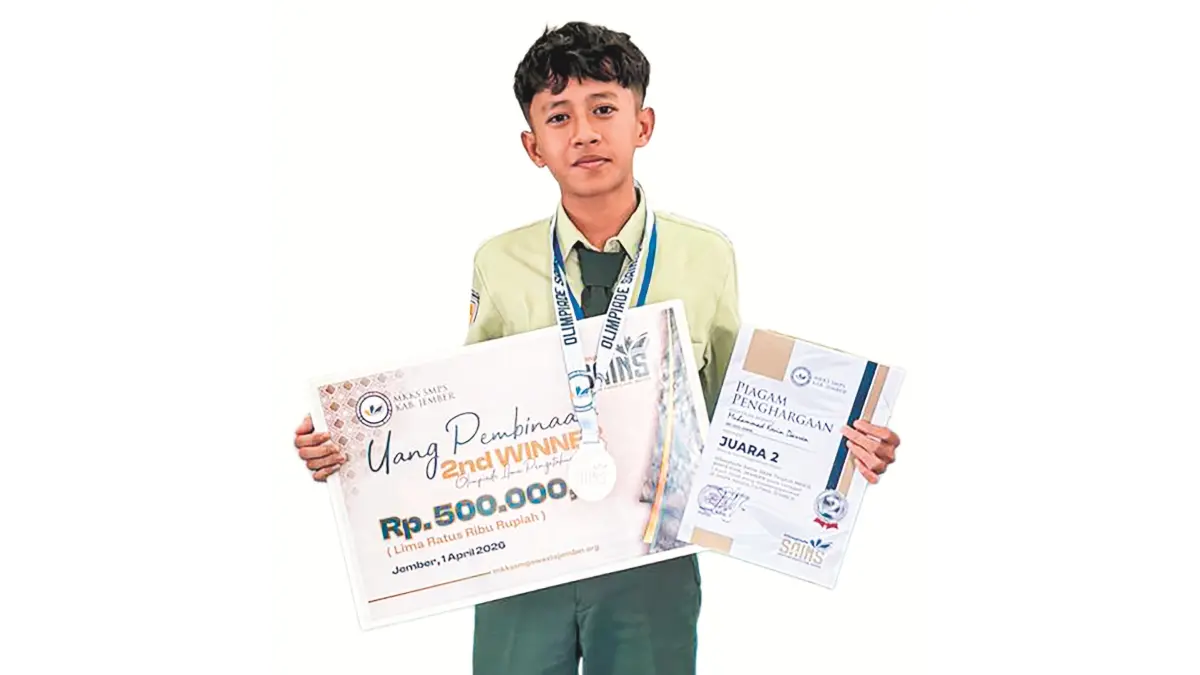 MEMBANGGAKAN: Siswa Kelas VIII, SMP NURIS Jember itu berhasil meraih juara dua dalam ajang Olimpiade Sains MKKS SMP Kabupaten Jember. (SMP NURIS JEMBER)