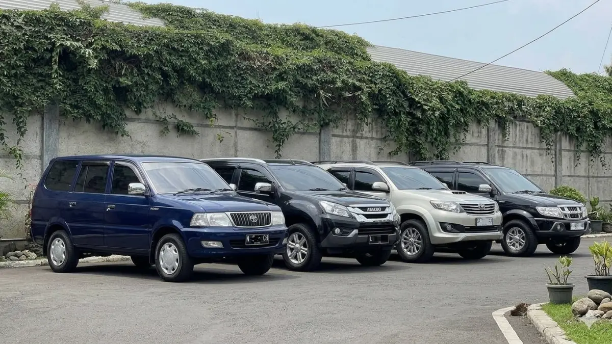Deretan mobil diesel lawas. 
