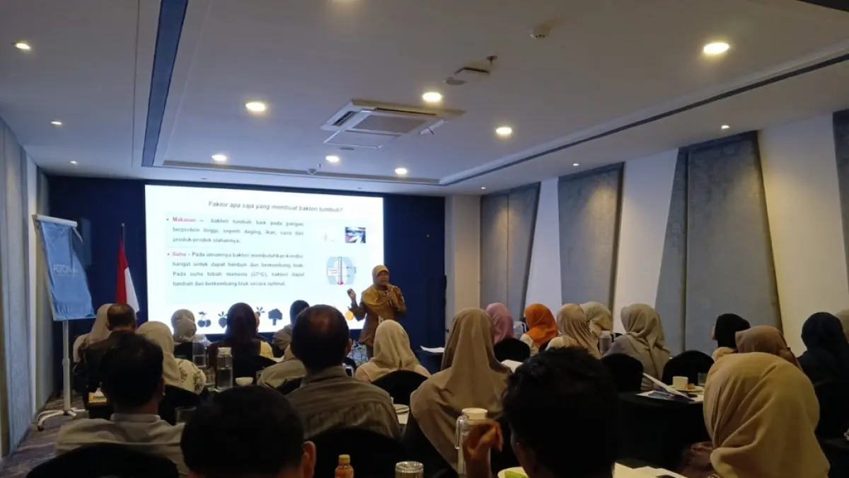 
EDUKASI: Sejumlah pelaku usaha diberikan arahan mengenai keamanan pangan.