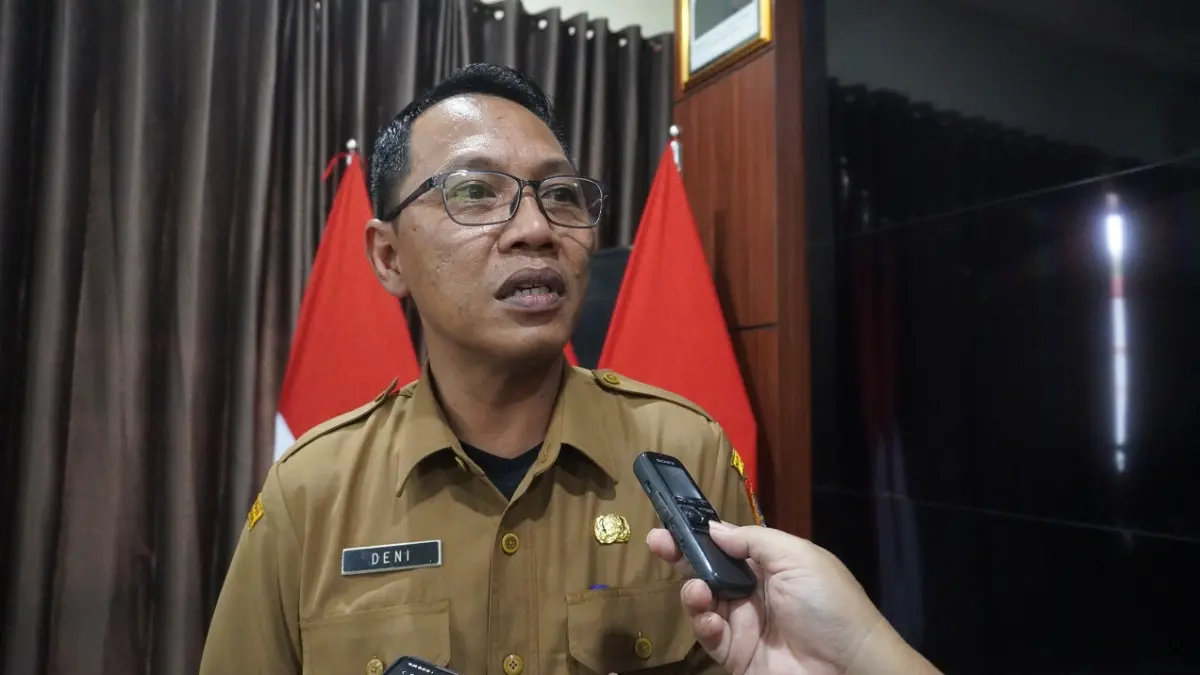 "Sesuai amanah UU Nomor 20 tahun 2023, tugas dan fungsi ASN adalah sebagai pelaksana pelayanan publik, yang ditetapkan oleh pejabat pembina kepegawaian daerah." DENI IRAWAN, Plt. Kepala BKPSDM Jember. (MAULANA/RADAR JEMBER)