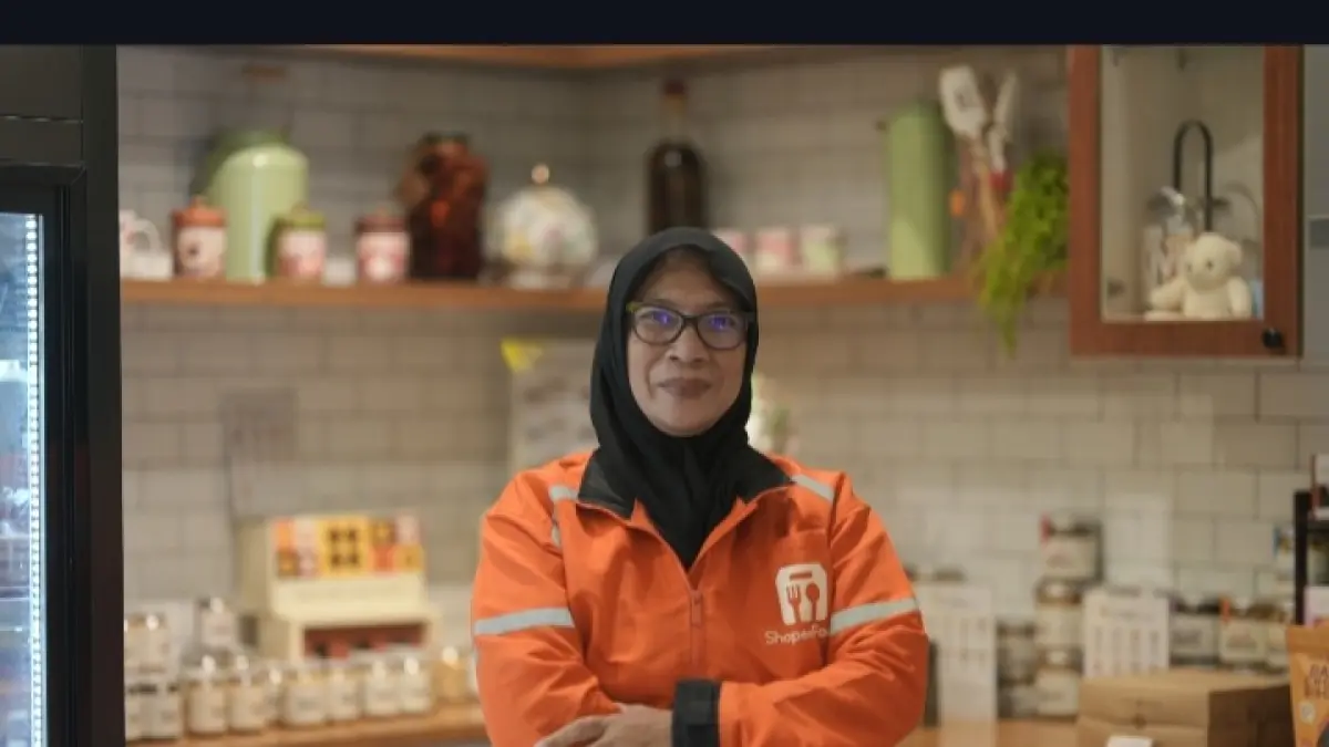 Dari profesinya sebagai driver online, Solati mampu memenuhi kebutuhan sehari-hari sekaligus melanjutkan pendidikannya