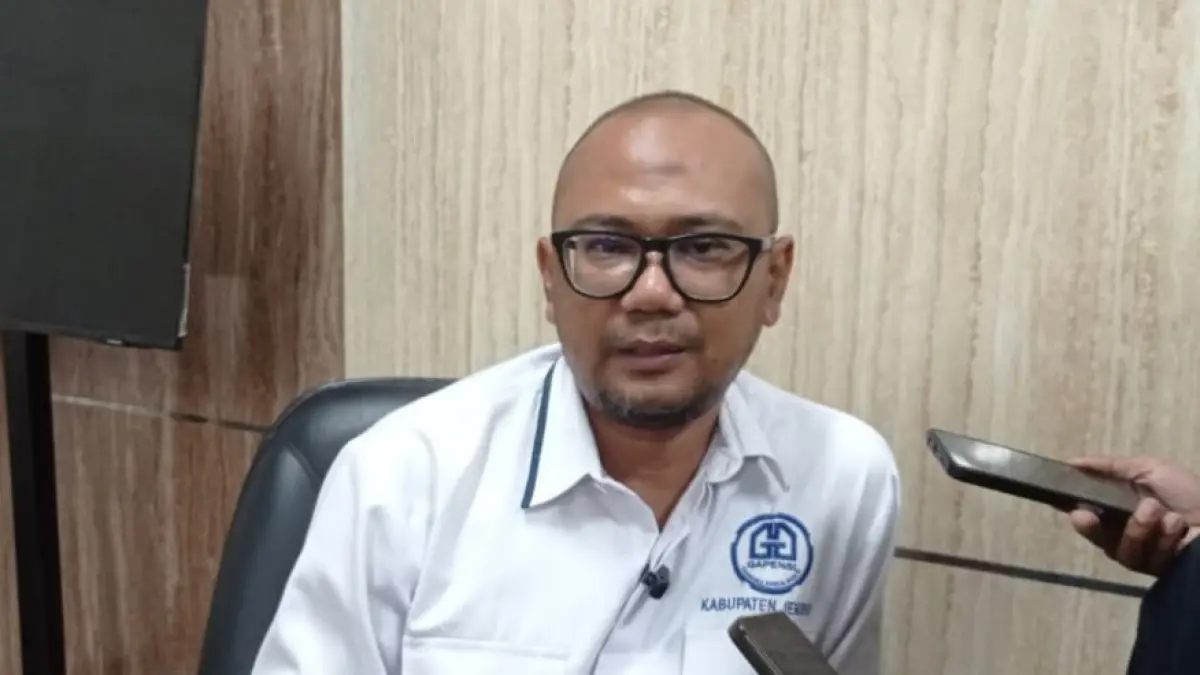 “Kalau saya lihat, kita enggak kalah. Cuma memang cara mengeksplornya yang masih kurang.” HERWINDRO WICAKSONO, Pengusaha Konstruksi Jember. (SIDKIN ALI/ RADAR JEMBER)