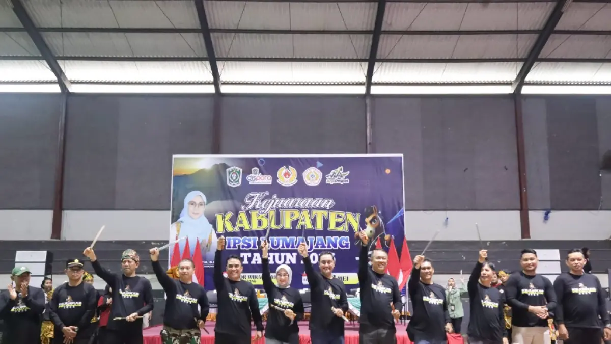 
APRESIASI: Wakil Bupati Lumajang Yudha Adji Kusuma saat menghadiri kejurkab silat,
beberapa waktu lalu.