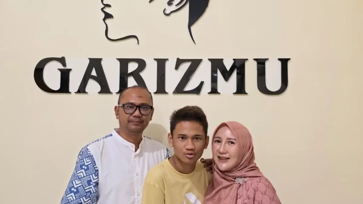 PEDULI SESAMA: Rizma Endah Susanti dan Herwindro Wicaksono, pasutri di Jember yang mendirikan Yayasan Garizmu untuk terapi anak berkebutuhan khusus. (RIZMA)