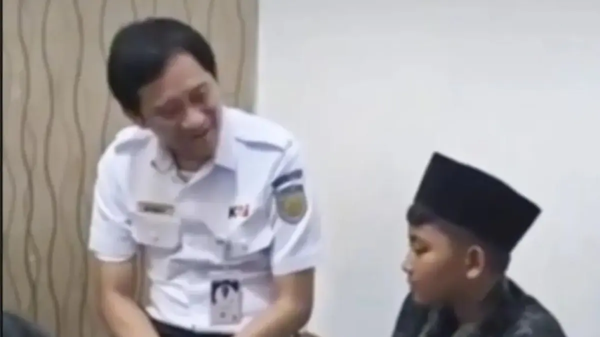 VIRAL! Momen Haru Saat Dirut PT KAI Bobby Rasyidin Beri Jaminan Masa Depan Korban Kecelakaan: Sekolah Kamu, Aku yang Bayarin