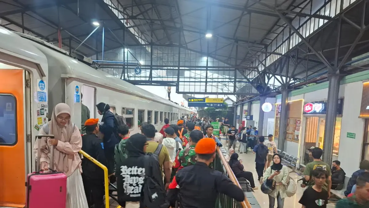 Sambut Long Weekend Kenaikan Isa Almasih, KAI Daop 4 Semarang Operasikan KA Tambahan dan Optimalkan Kapasitas Angkut. (HUMAS DAOP 4)