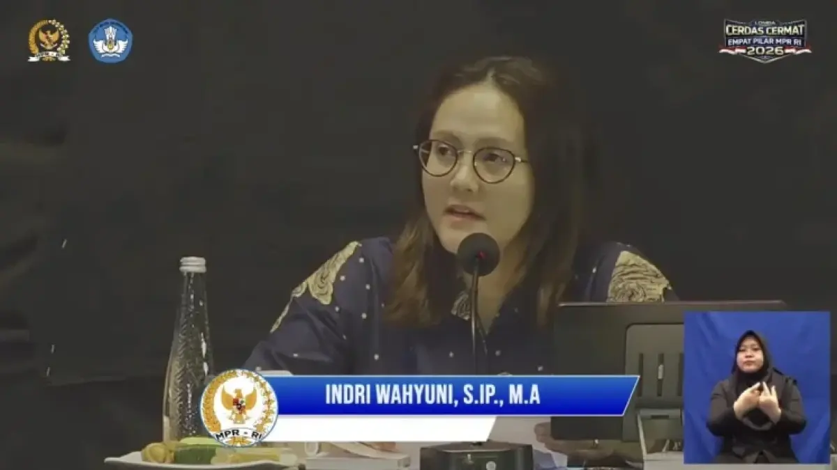 Indri Wahyuni, Juri Final LCC Empat Pilar MPR RI (Foto: YouTube @MPRRIofficial)
