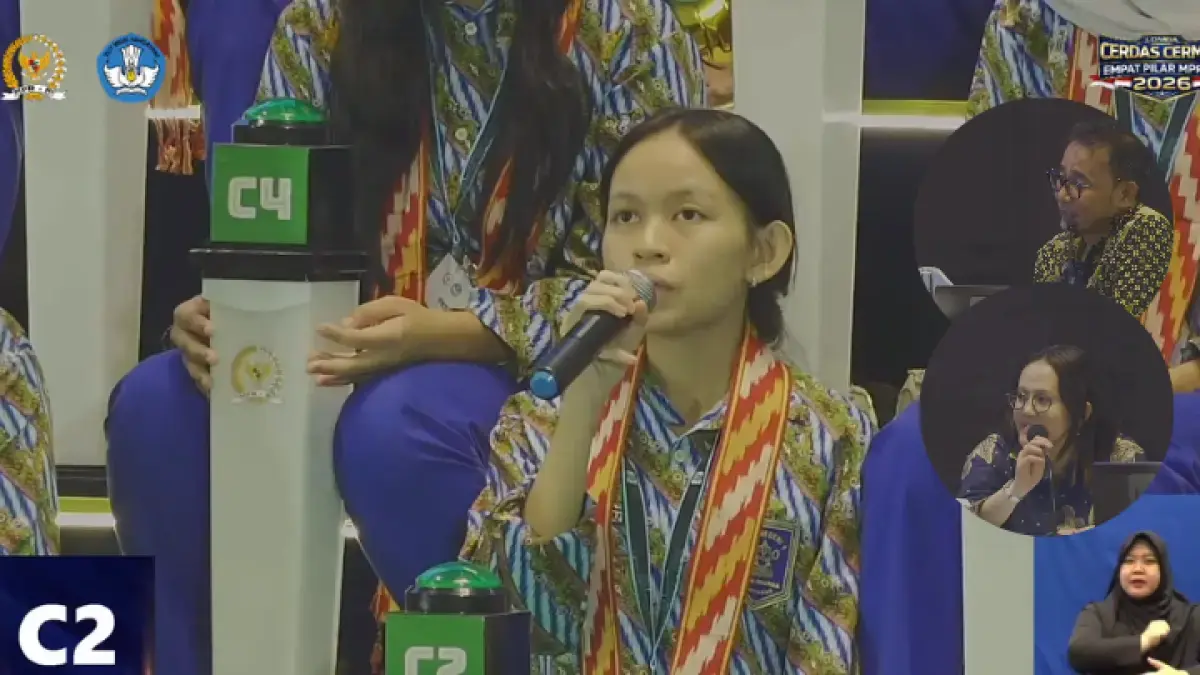 Josepha Alexandra, siswi SMAN 1 Pontianak, peserta LCC Empat Pilar MPR RI Kalbar menyampaikan protes penilaian juri yang kontroversial Juri. (YT. MPRGOID)