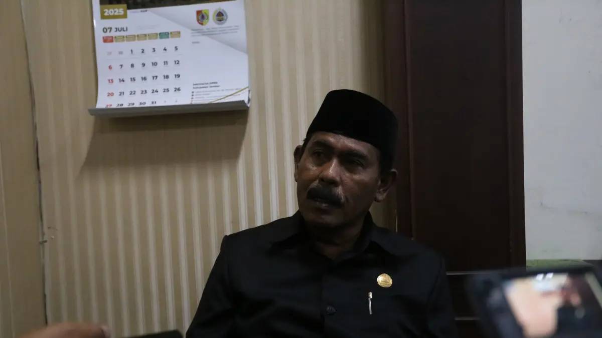 "Belum ada surat pengaduan yang masuk ke BK, sehingga kami belum bisa menindaklanjuti persoalan itu."&nbsp;M. HAFIDI, Ketua BK DPRD Jember. (SIDKIN ALI/RADAR JEMBER)