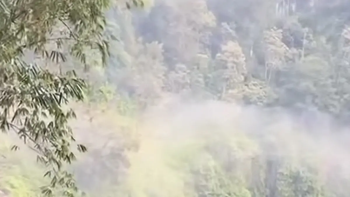 Aktris Luna Maya saat wisata ke Lumajang