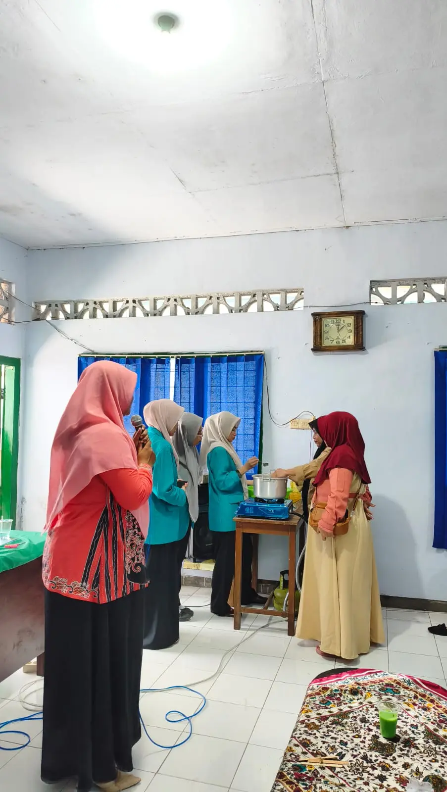 Sinergitas Fakultas Ekonomi dan Bisnis (FEB) Universitas dr. Soebandi dengan ibu-ibu PKK Gelar Pelatihan Produk Ramah Lingkungan dan Digital Marketing