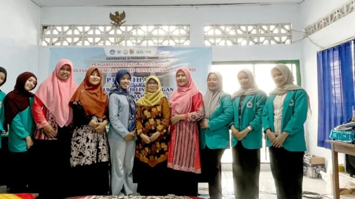 Sinergitas Fakultas Ekonomi dan Bisnis (FEB) Universitas dr. Soebandi dengan ibu-ibu PKK Gelar Pelatihan Produk Ramah Lingkungan dan Digital Marketing